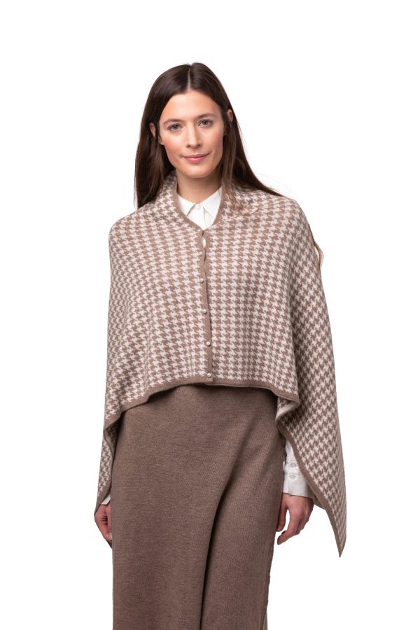 Inez poncho - hundtandsmönstrad poncho med dekorativa knappar naturvit/beige