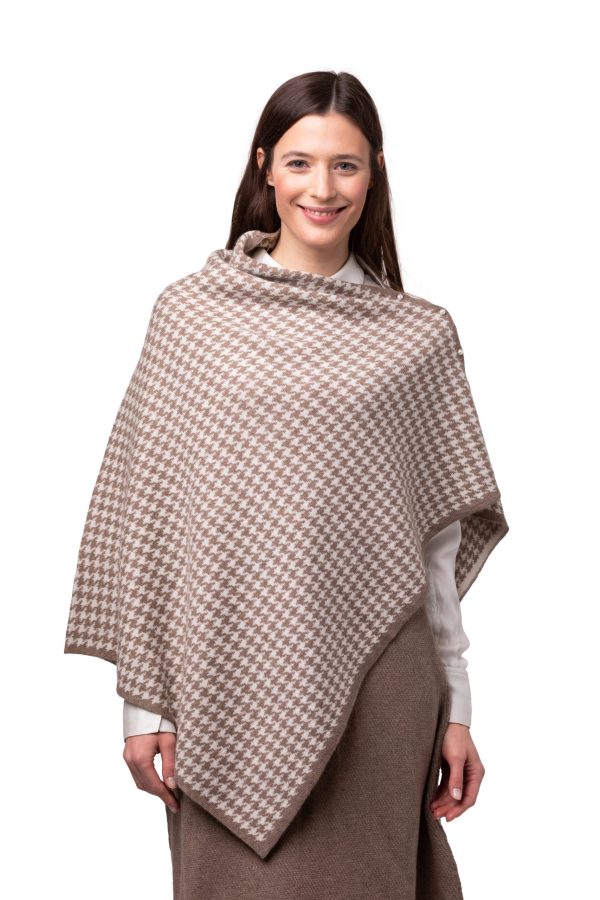 Inez poncho - hundtandsmönstrad poncho med dekorativa knappar naturvit/beige